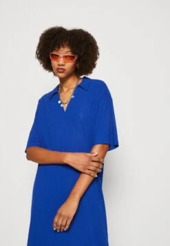 Monki Robe En Jersey - Bright Cobolt Blue -Magasin De Vêtements De Mode Pour Femmes 05cdef344d4b4abea80138cd3a4a5632