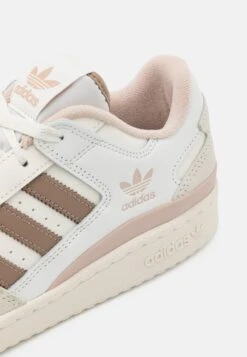 Adidas Originals Forum Unisex - Baskets Basses - Core White/Chalky Brown/Taupe -Magasin De Vêtements De Mode Pour Femmes 0874303fd5bf4c94a7a62053de70c504