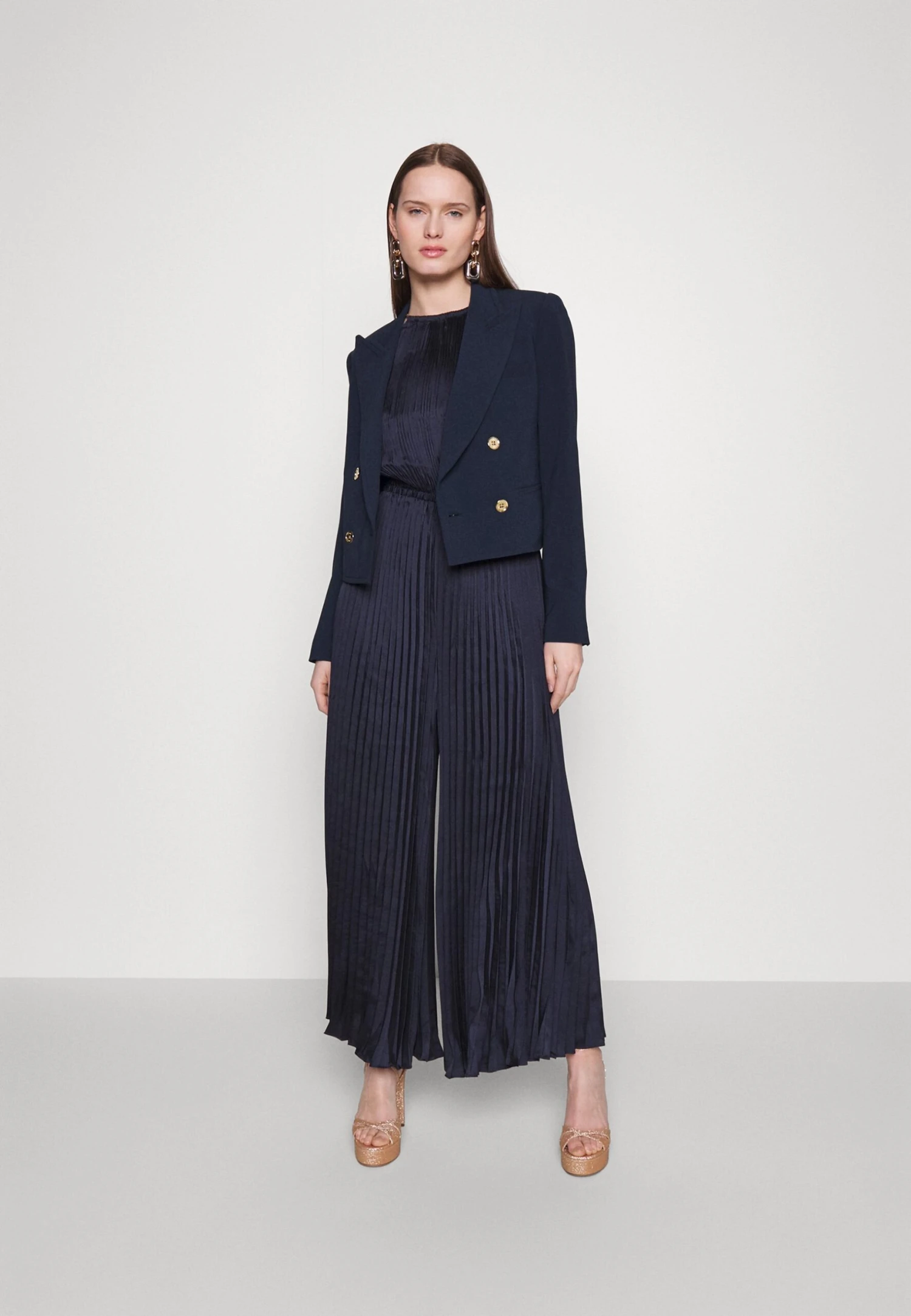 MICHAEL Michael Kors Fitted Db Crop Blazer - Blazer - Midnightblue 2 MICHAEL Michael Kors Fitted Db Crop Blazer - Blazer - Midnightblue – Image 2