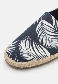 Pier One Unisex - Espadrilles - Dark Blue 11 Pier One Unisex - Espadrilles - Dark Blue -Magasin De Vêtements De Mode Pour Femmes 2434d4031c89494b93e7b492169b9010