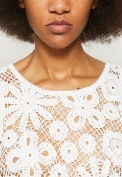 Vila Vimana Crop - Débardeur - Snow White 11 Vila Vimana Crop - Débardeur - Snow White -Magasin De Vêtements De Mode Pour Femmes 2f9ec32e676542fbb63cd9dafa86883f