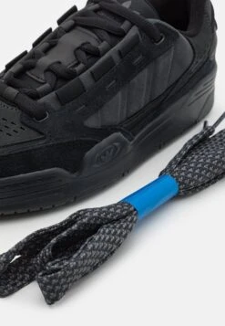 Adidas Originals Adi2000 Unisex - Baskets Basses - Core Black/Carbon -Magasin De Vêtements De Mode Pour Femmes 48389346fb1043ebb24cde28102717cc