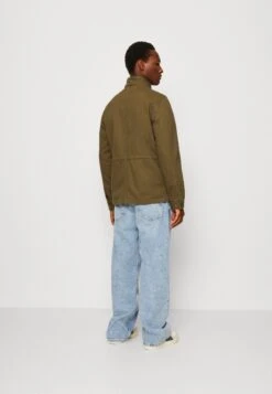 Only & Sons Onsdennis Field Jacket Unisex - Veste Légère - Olive Night -Magasin De Vêtements De Mode Pour Femmes 64b5df98911d406392d0984ce954a432