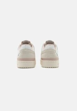 Adidas Originals Forum Unisex - Baskets Basses - Core White/Chalky Brown/Taupe -Magasin De Vêtements De Mode Pour Femmes 688c4dc8540e4dcf881302254e332ac5