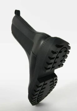 BERSHKA Flat With Elastic Gores - Boots À Talons - Black 10 BERSHKA Flat With Elastic Gores - Boots À Talons - Black -Magasin De Vêtements De Mode Pour Femmes 73bedb1b10234ae1a0e3183e44674d06