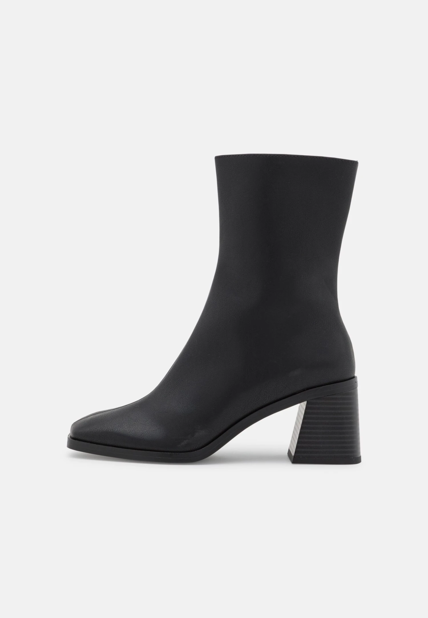 Monki Bottines - Black Dark 2 Monki Bottines - Black Dark – Image 2