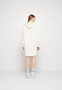 Ugg Aderyn Hoodie Dress - Robe De Jour - Nimbus 8 Ugg Aderyn Hoodie Dress - Robe De Jour - Nimbus -Magasin De Vêtements De Mode Pour Femmes 81ec50c5ef2947b891e3ab5151b9be15