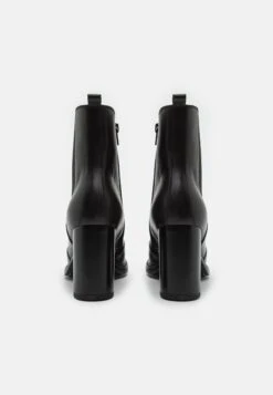Leather - Bottines À Talons Hauts - Black 9 Leather - Bottines À Talons Hauts - Black -Magasin De Vêtements De Mode Pour Femmes 8285c3f6f7d94045bb79e27db56d5a46