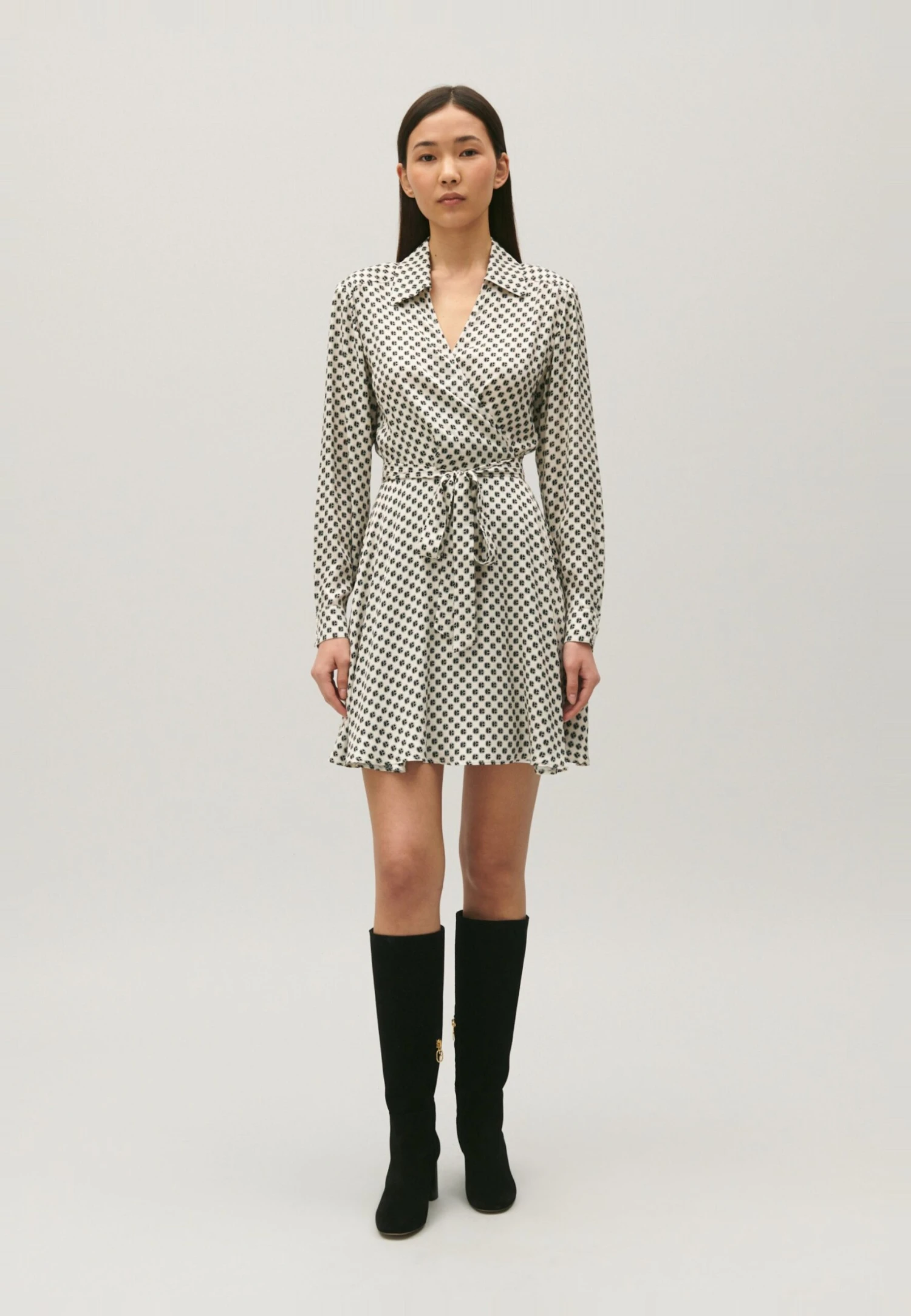 CLAUDIE PIERLOT Rixiemonogramme - Robe Chemise - Print Clair 2 CLAUDIE PIERLOT Rixiemonogramme - Robe Chemise - Print Clair – Image 2