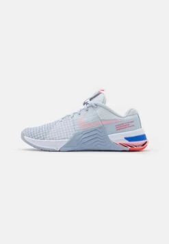 Nike Performance Metcon 8 - Chaussures Fitness - Football Grey/White/Blue Whisper/Med Soft Pink/Hyper Royal/Light Crimson