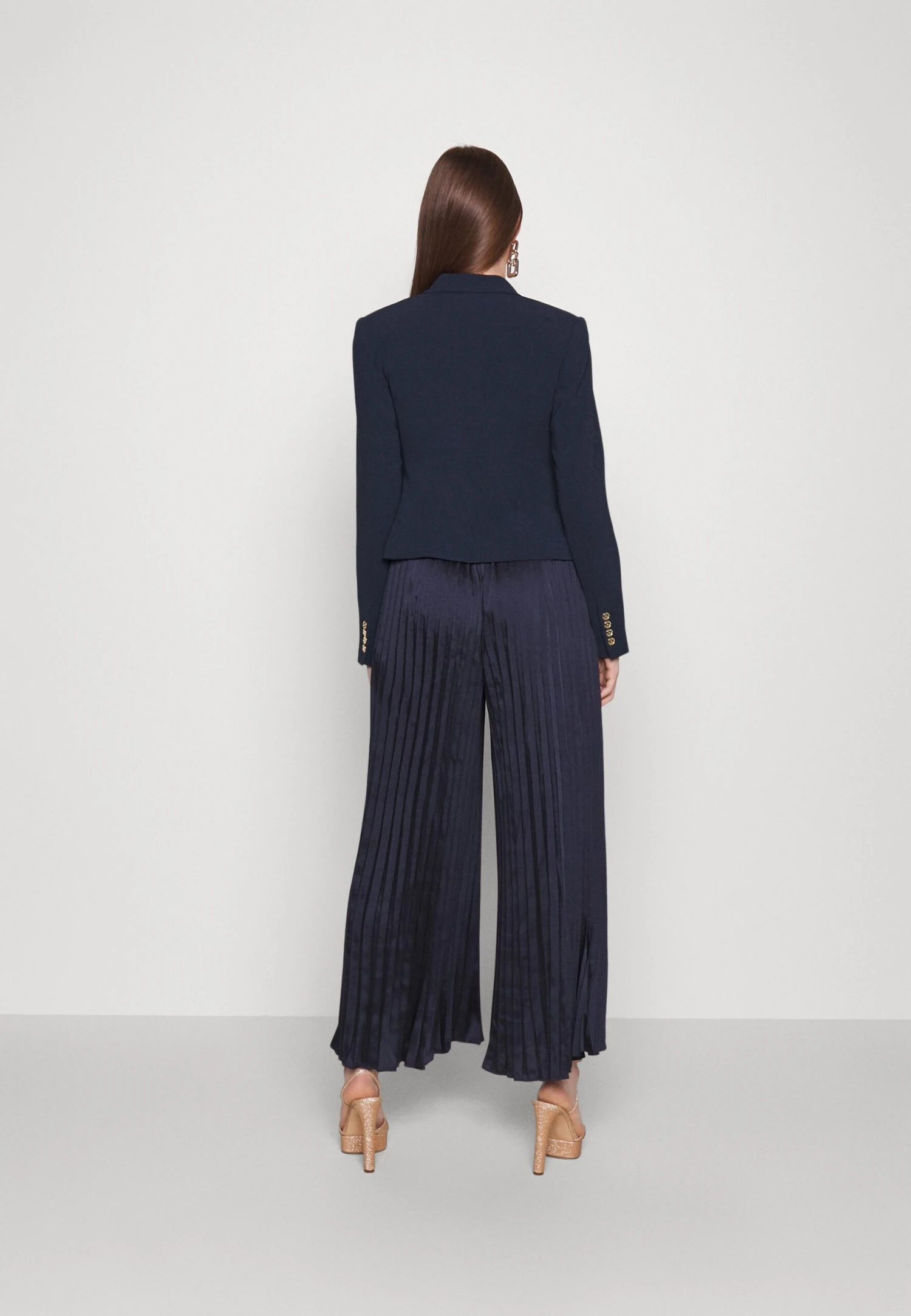 MICHAEL Michael Kors Fitted Db Crop Blazer - Blazer - Midnightblue 3 MICHAEL Michael Kors Fitted Db Crop Blazer - Blazer - Midnightblue – Image 3