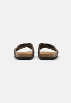 Pier One Unisex - Chaussons - Brown -Magasin De Vêtements De Mode Pour Femmes b64bd94841374f58a4a8e2cf13040258