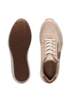 Clarks Baskets Basses - Off White 9 Clarks Baskets Basses - Off White -Magasin De Vêtements De Mode Pour Femmes c8ed66171a67416591d3a5f2afbbba22