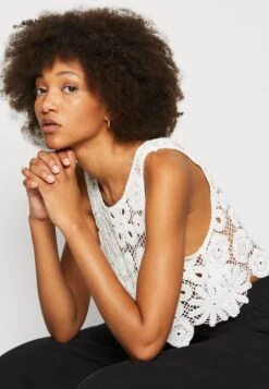 Vila Vimana Crop - Débardeur - Snow White 9 Vila Vimana Crop - Débardeur - Snow White -Magasin De Vêtements De Mode Pour Femmes d0bd4b61ef5a4483bc5141ed544e9df1