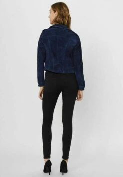Vero Moda Veste En Cuir - Navy Blazer 6 Vero Moda Veste En Cuir - Navy Blazer -Magasin De Vêtements De Mode Pour Femmes e1f82d7756564e178ca0adf965da3f5d