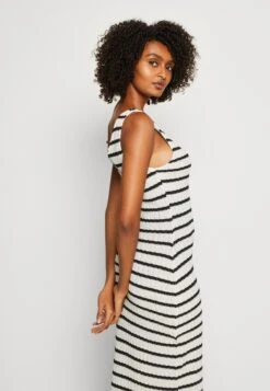 Anna Field Robe Pull - Black/White -Magasin De Vêtements De Mode Pour Femmes e30a17d9811947b898f0f2fb46ac49f7