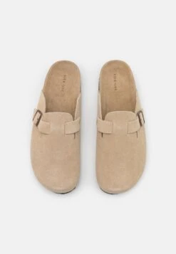 Pier One Leather Unisex - Chaussons - Beige 9 Pier One Leather Unisex - Chaussons - Beige -Magasin De Vêtements De Mode Pour Femmes fb9c0aed91d14aa2a90f9e1af6a1df5d